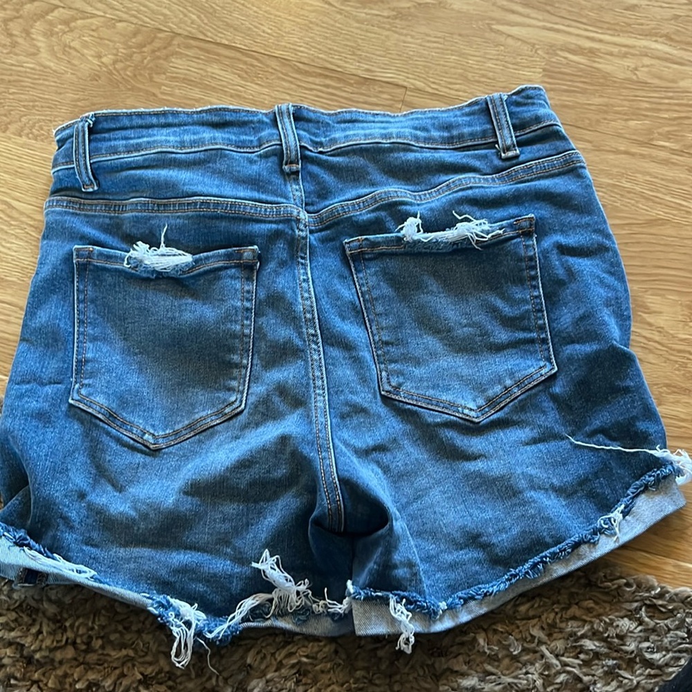 High-rise, distressed shorts, size XL